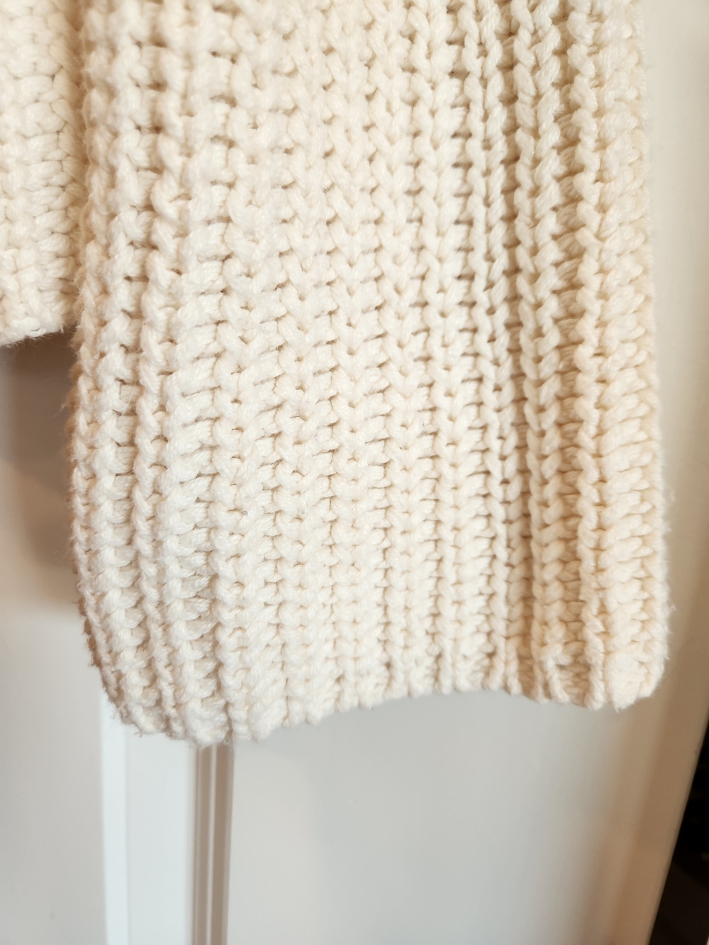 aerie Cream Lace-Up V-Neck Sweater With Navy Ties Size M Super Soft Boxy Fit - Picture 6 of 13